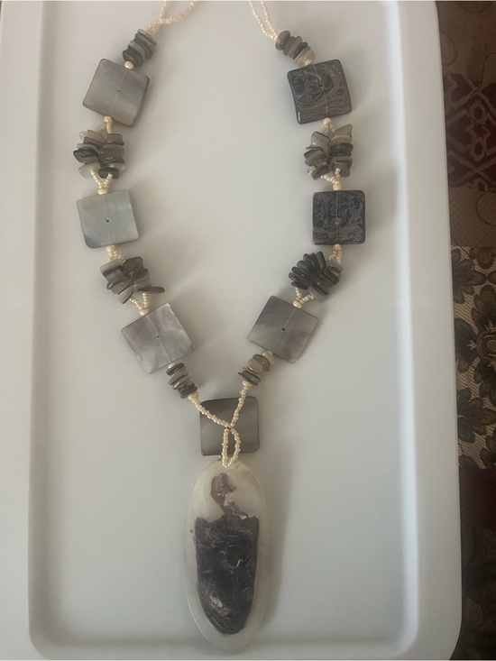 Jewelry - Handcrafted Gray Agate and shells Statement Necklace with Pendant